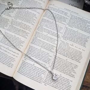 Elegant Silver Necklace with Diamond Pendant